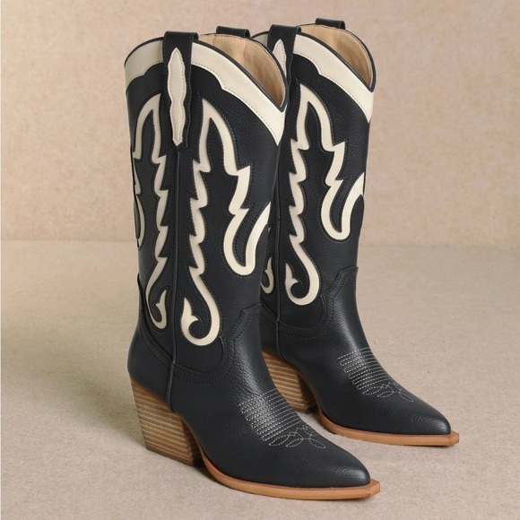 Miracle Miles Shoes - Miracle Miles Black Cream Faux Leather Western Boots